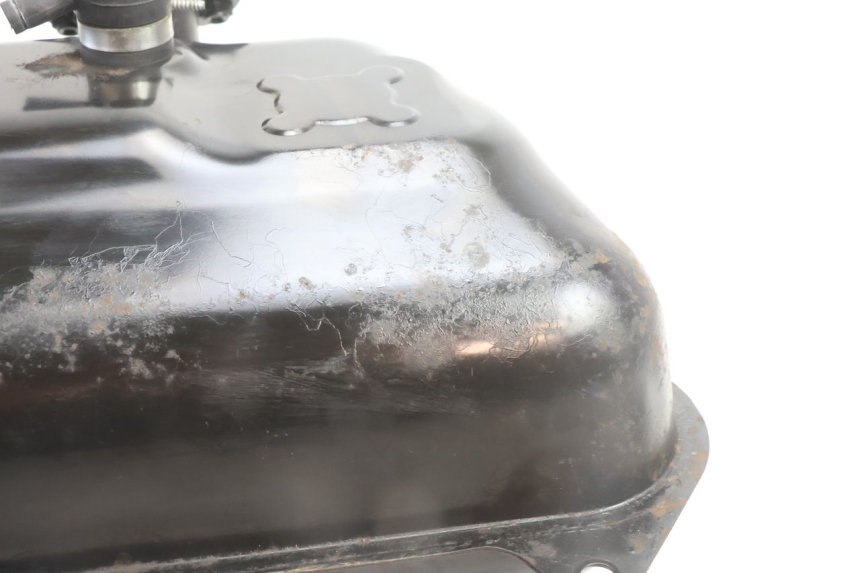 photo de FUEL TANK YAMAHA BW'S BWS 125 (2010 - 2013) - Fixing points details