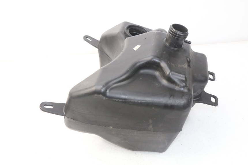 photo de FUEL TANK PIAGGIO CARNABY 125 (2007 - 2011) - Alternative perspective