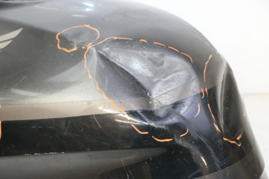 photo de FUEL TANK HONDA CBR F SC25 1000 (1989 - 1992) - Detailed visual inspection