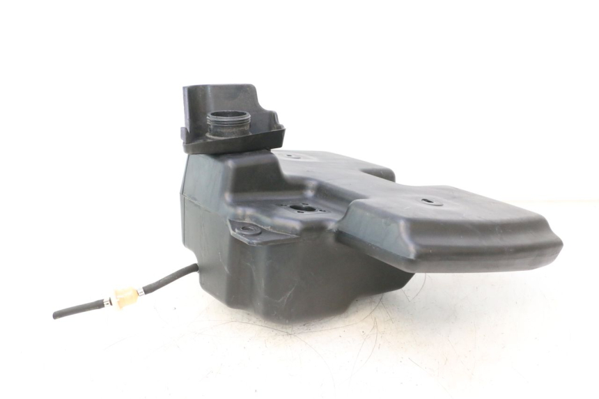 photo de FUEL TANK PEUGEOT CITYSTAR 2T 50 (2018 - 2021) - Fixing points details