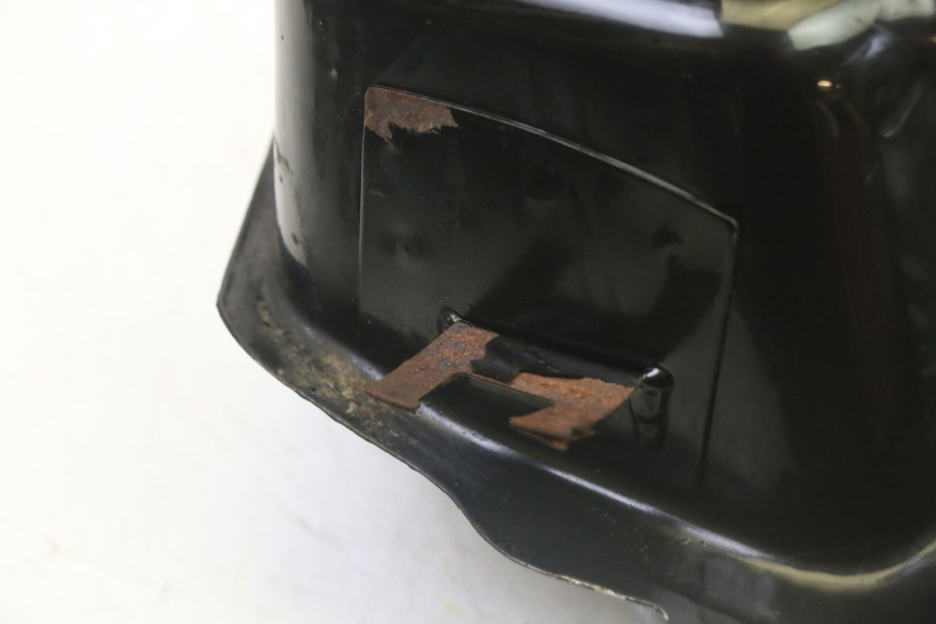 photo de FUEL TANK SYM CROX 4T 50 (2016 - 2023) - Fixing points details