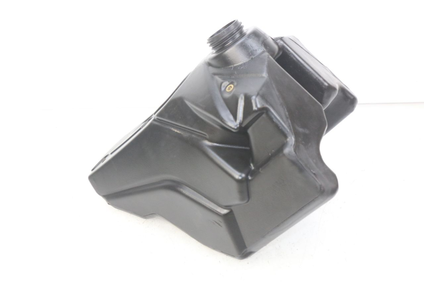 photo de FUEL TANK XTRM FACTORY DIRTBIKE BSE 150 - Technical close-up