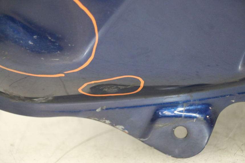 photo de FUEL TANK SUZUKI DL V STROM 1000 (2002 - 2007) - Focus on structure