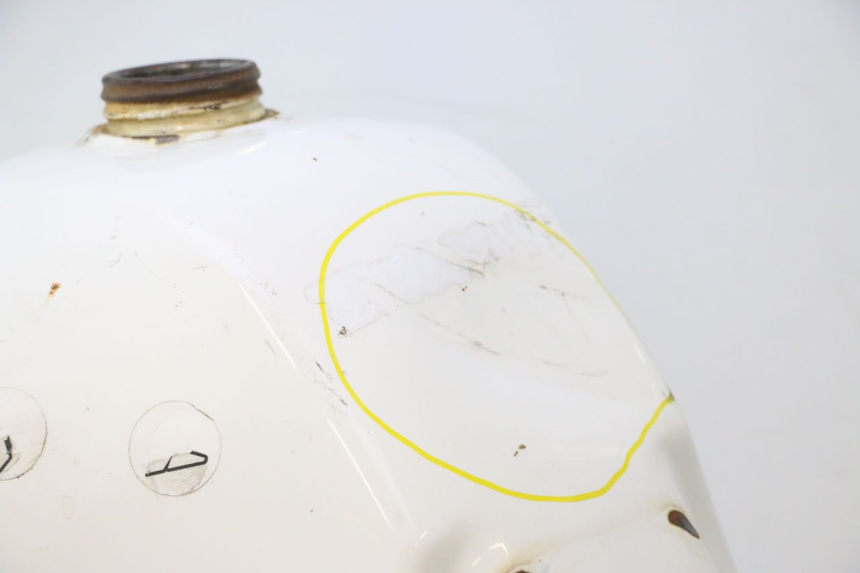 photo de FUEL TANK SUZUKI DR S 600 (1985 - 1989) - Focus on structure