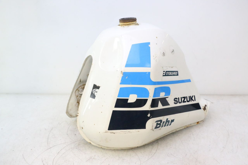 photo de FUEL TANK SUZUKI DR S 600 (1985 - 1989) - Alternative perspective
