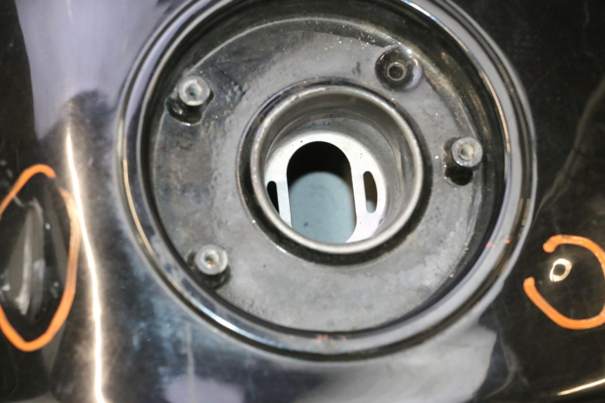 photo de FUEL TANK KAWASAKI ER-6 ER6 N 650 (2005 - 2009) - Alternative perspective