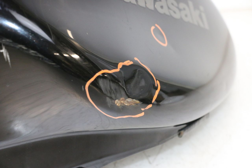 photo de FUEL TANK KAWASAKI ER-6 ER6 N 650 (2005 - 2009) - Fixing points details