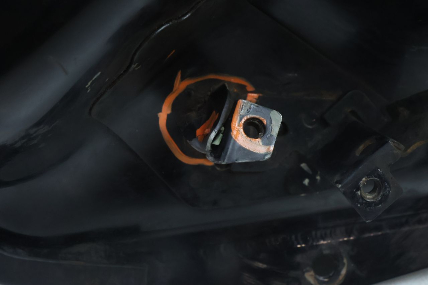 photo de FUEL TANK HONDA FES PANTHEON 2T 125 (1998 - 2002) - Alternative perspective