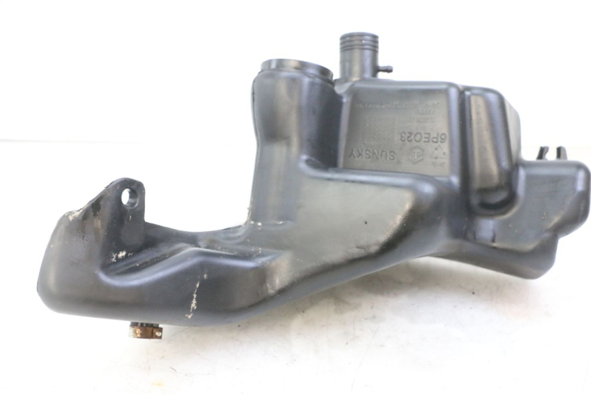 photo de FUEL TANK PIAGGIO FLY 2T 50 (2004 - 2017) - Alternative perspective