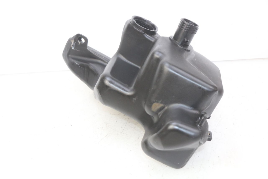 photo de FUEL TANK PIAGGIO FLY 100 (2006 - 2010) - Alternative perspective