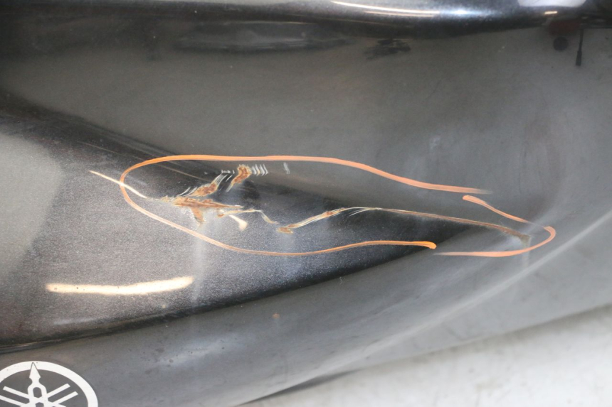 photo de FUEL TANK YAMAHA FZ6 N FAZER 600 (2004 - 2006) - Surface and material condition