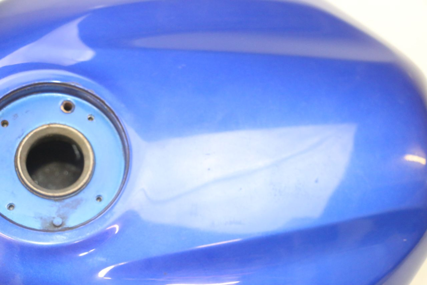 photo de FUEL TANK SUZUKI GS GSE 500 (2001 - 2003) - High-resolution close-up