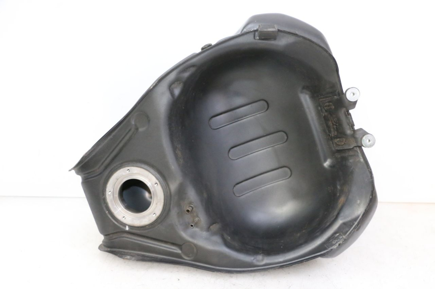 photo de FUEL TANK SUZUKI GSR 750 (2011 - 2017) - Product overview