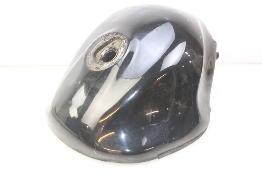 photo de FUEL TANK SUZUKI GSX-F GSX  F 1100 (1988 - 1994) - Distinctive features