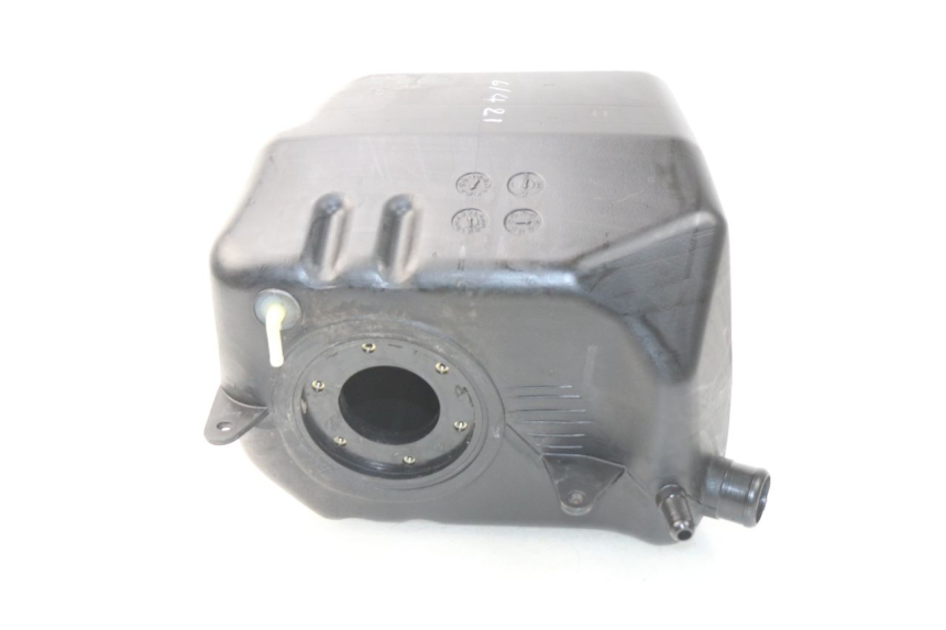 photo de FUEL TANK SYM GTS EVO 125 (2009 - 2013) - Zoom on usage condition