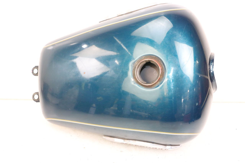 photo de FUEL TANK SUZUKI GZ MARAUDER 125 (1998 - 2004) - Technical close-up