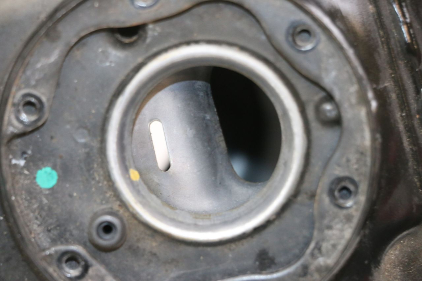 photo de FUEL TANK HUSQVARNA SVARTPILEN 401 (2018 - 2023) - Zoom on usage condition