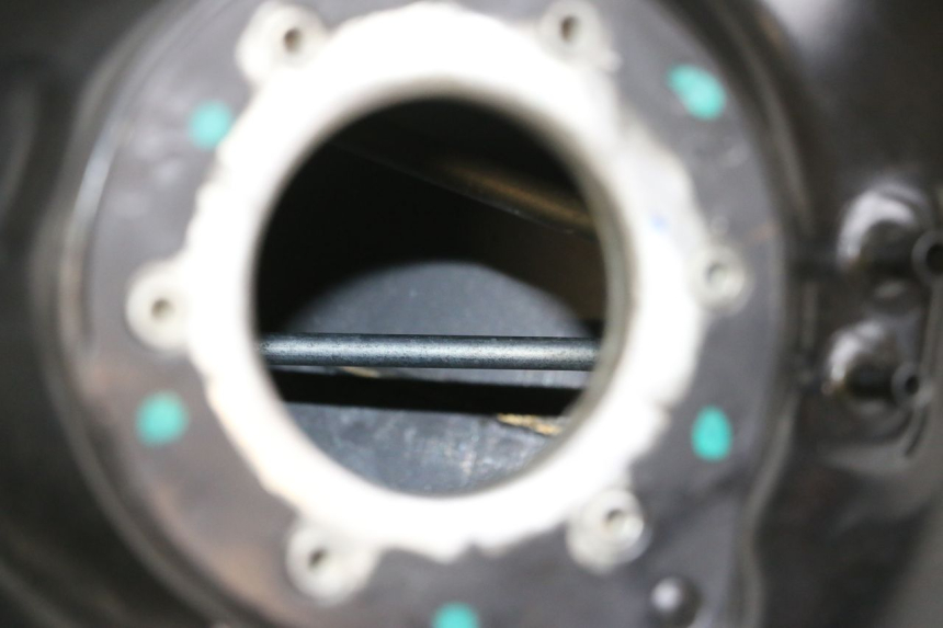 photo de FUEL TANK HUSQVARNA SVARTPILEN 401 (2018 - 2023) - Alternative perspective