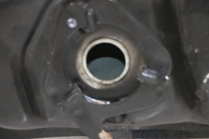 photo de FUEL TANK SYM JET 14 4T 50 (2018 - 2022) - Fixing points details
