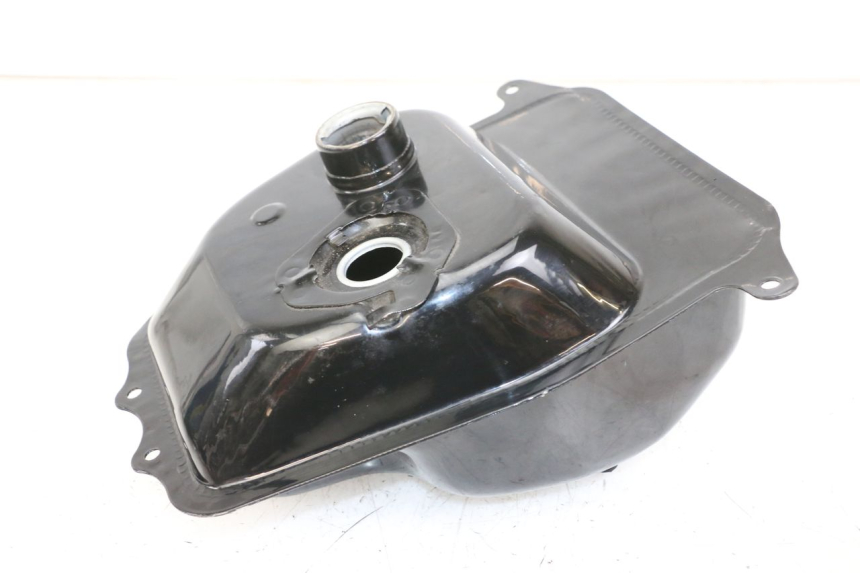 photo de FUEL TANK JM MOTORS VX 125 (2022 - 2025) - Fixing points details