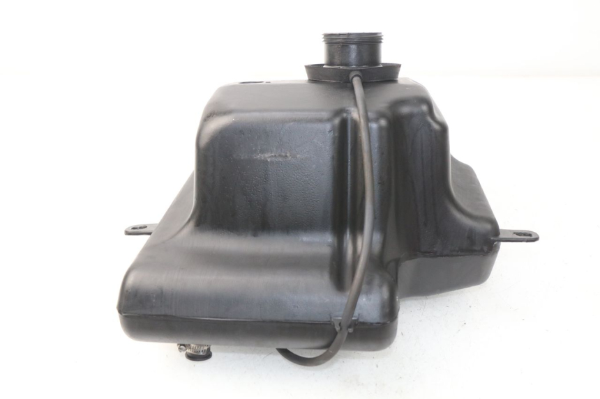 photo de FUEL TANK PEUGEOT KISBEE 2T 50 (2010 - 2017) - Alternative perspective