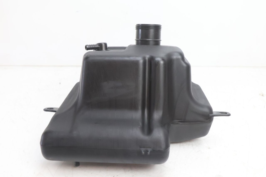 photo de FUEL TANK PEUGEOT KISBEE 2T 50 (2018 - 2022) - Alternative perspective