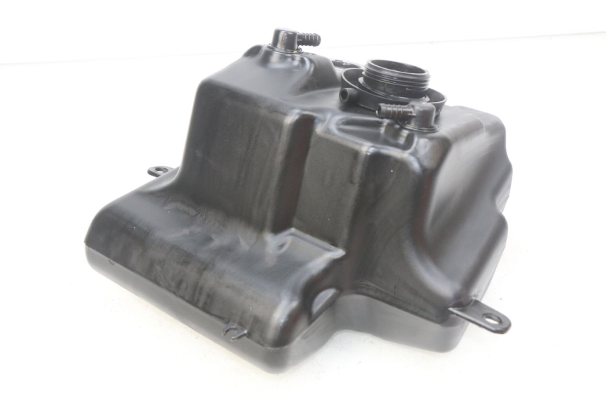 photo de FUEL TANK PEUGEOT KISBEE 4T 50 (2018 - 2022) - Alternative perspective