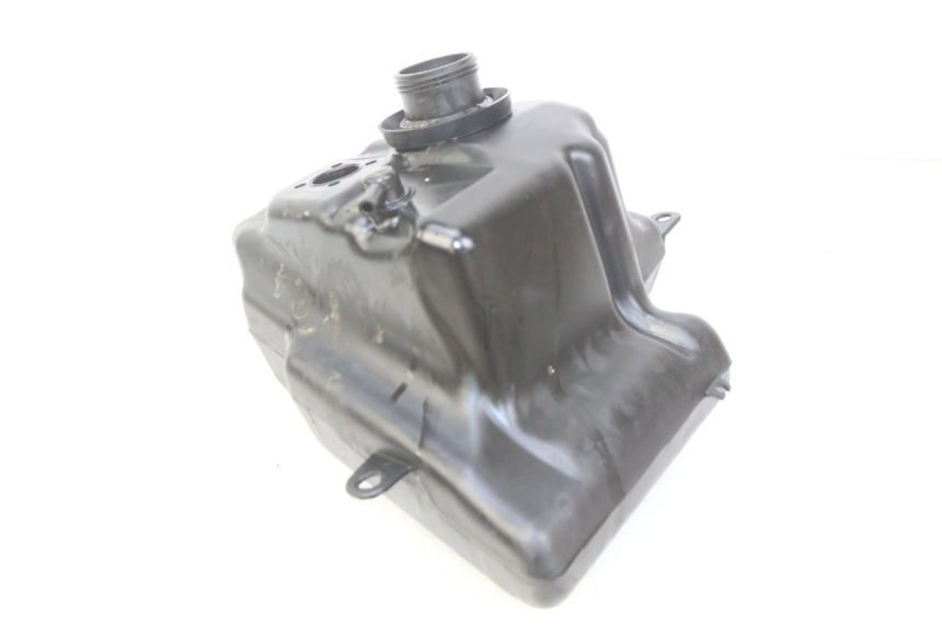 photo de FUEL TANK PEUGEOT KISBEE 4T 50 (2018 - 2022) - Alternative perspective