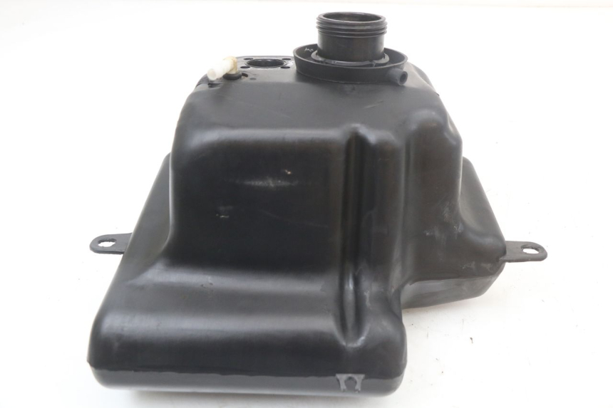 photo de FUEL TANK PEUGEOT KISBEE 4T 50 (2018 - 2022) - Alternative perspective