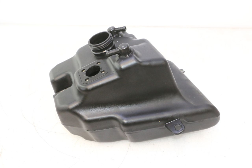 photo de FUEL TANK PEUGEOT KISBEE 4T 50 (2023 - 2026) - Alternative perspective