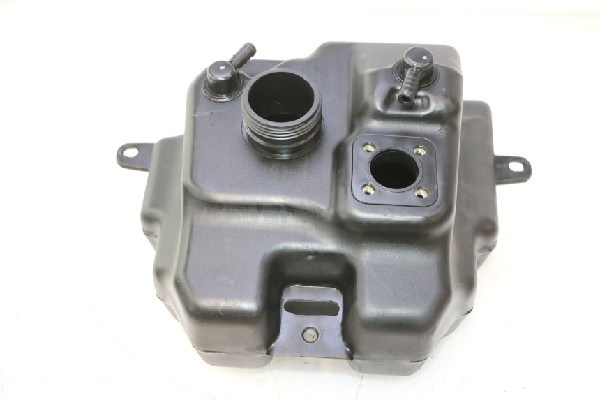 photo de FUEL TANK PEUGEOT KISBEE 4T 50 (2023 - 2026) - Technical close-up