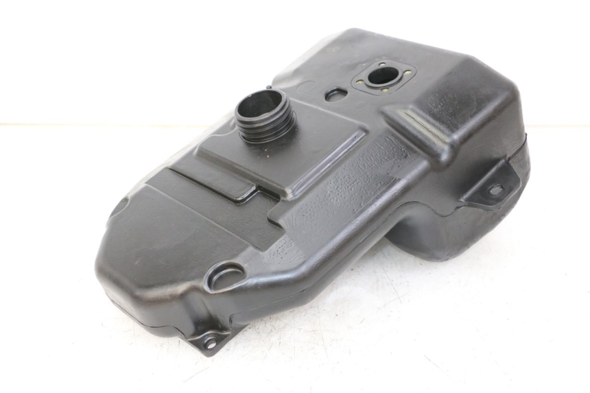 photo de FUEL TANK KYMCO PEOPLE S 125 (2000 - 2008) - Technical close-up