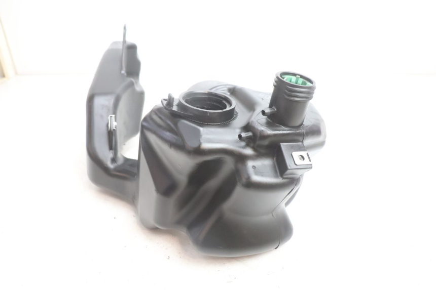 photo de FUEL TANK PIAGGIO LIBERTY 125 (1998 - 2008) - Component detail