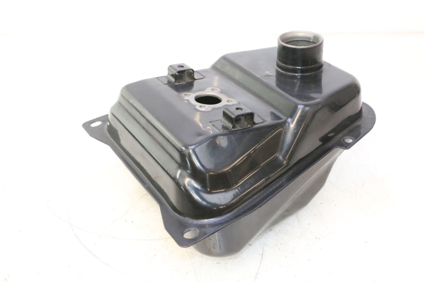photo de FUEL TANK LONGJIA LJ50QT 8M 2T 50 (2010 - 2017) - Fixing points details