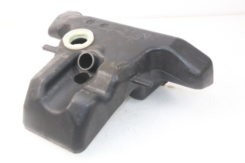 photo de FUEL TANK SYM MIO 100 (2006 - 2017) - Technical close-up