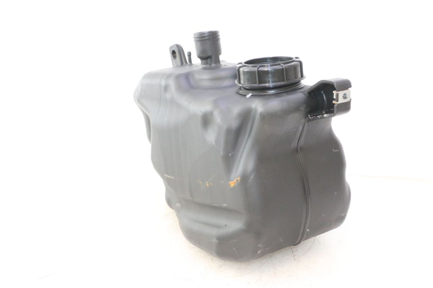 photo de FUEL TANK PIAGGIO MP3 HPE 530 (2022 - 2026) - Technical close-up
