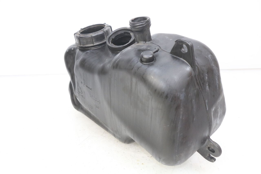 photo de FUEL TANK PIAGGIO MP3 LT 300 (2010 - 2016) - Zoom on usage condition