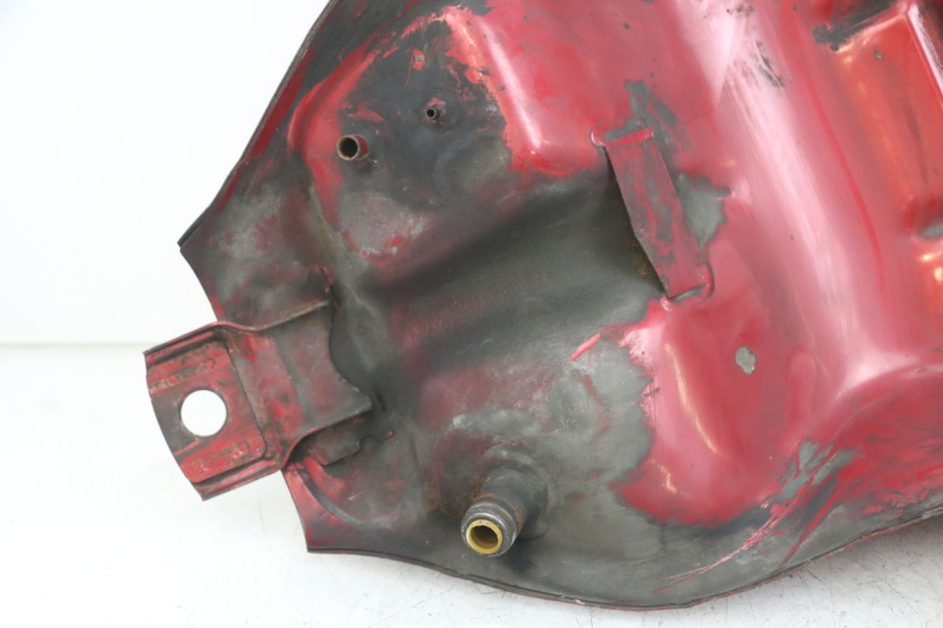 photo de FUEL TANK HONDA NTV DEAUVILLE 650 (1998 - 2001) - Fixing points details