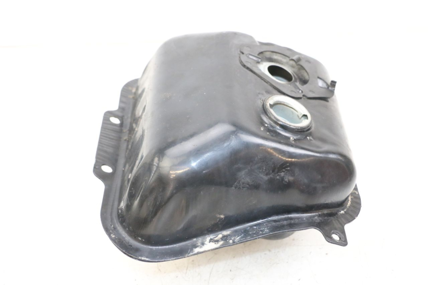 photo de FUEL TANK SYM ORBIT 50 (2008 - 2010) - Fixing points details