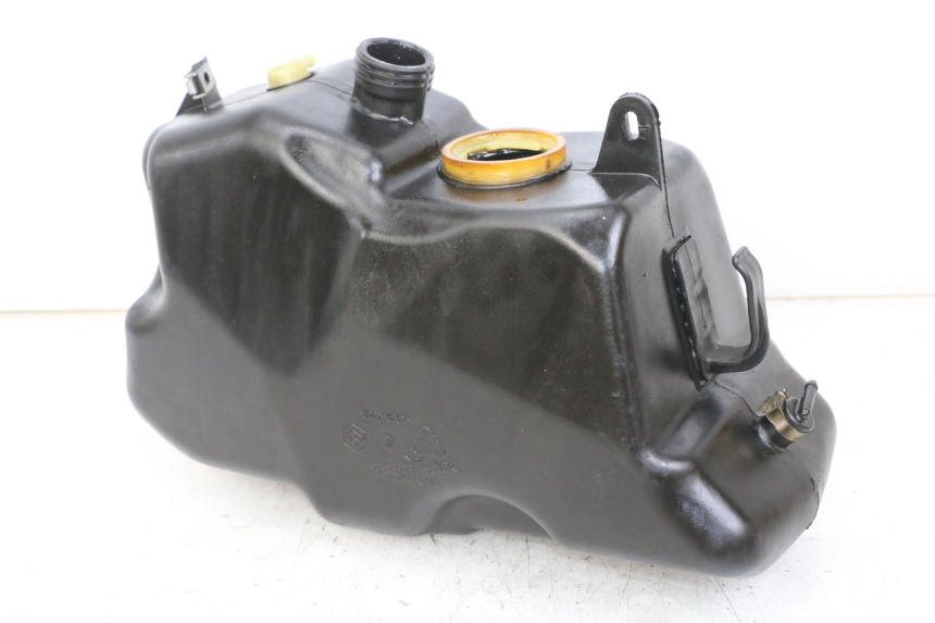 photo de FUEL TANK PIAGGIO BEVERLY 125 (1998 - 2005) - Main view