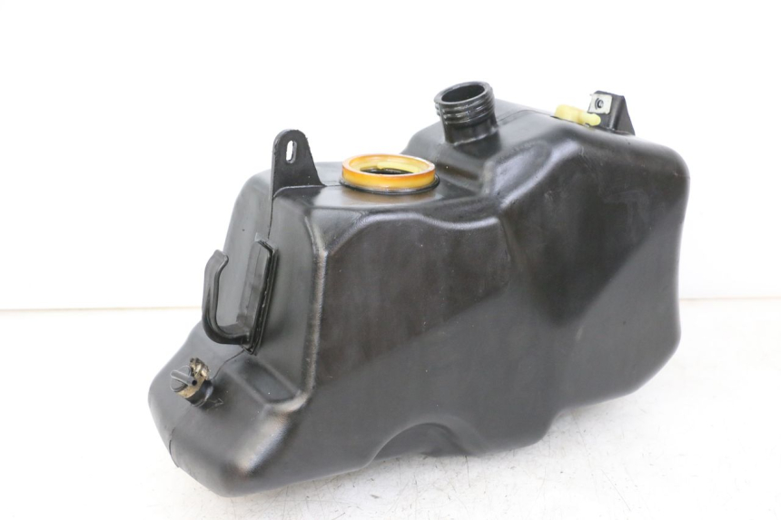 photo de FUEL TANK PIAGGIO BEVERLY 125 (1998 - 2005) - Alternative perspective