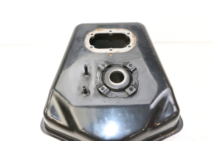 photo de FUEL TANK MAG POWER R-STREET 50 (2016 - 2025) - Fixing points details