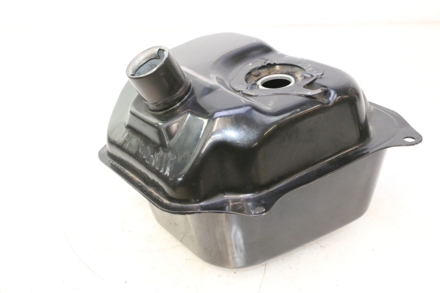 photo de FUEL TANK LAZIO RENO 50 (2016 - 2021) - Fixing points details