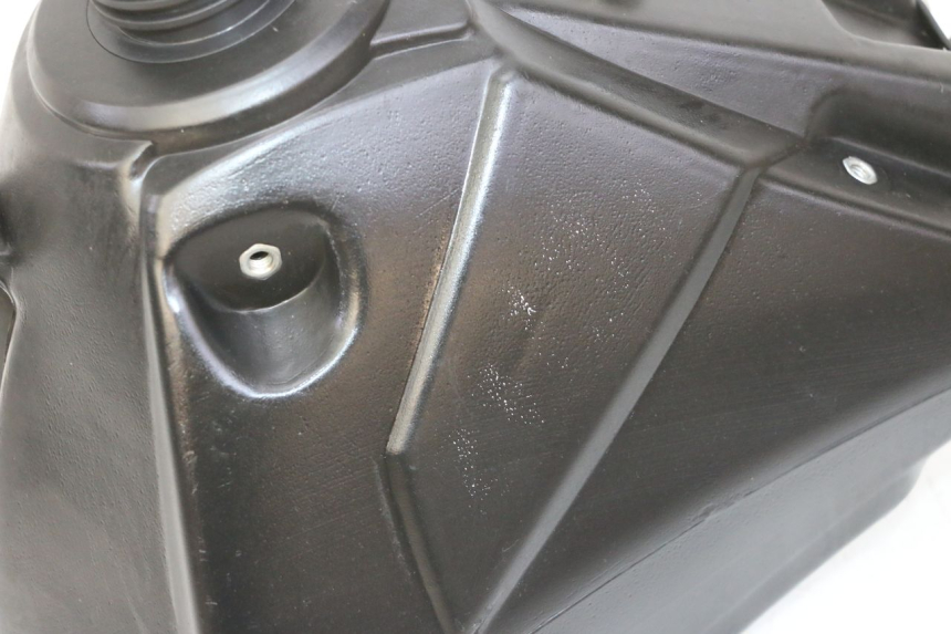 photo de FUEL TANK APOLLO RFZ 125 - Fixing points details