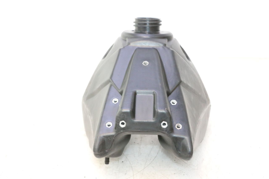 photo de FUEL TANK APOLLO RFZ 150 - Fixing points details
