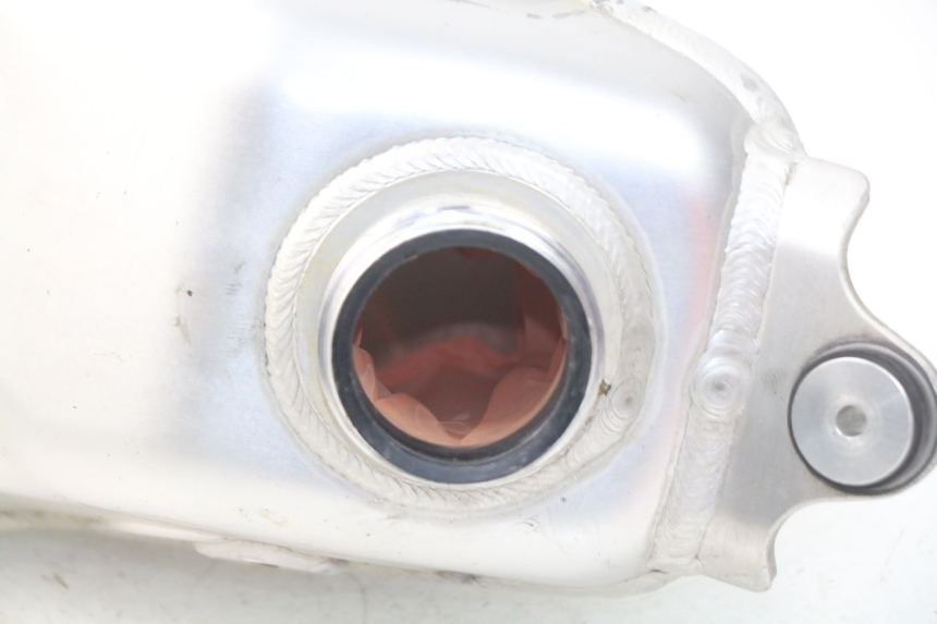 photo de FUEL TANK SUZUKI RMZ RM-Z 450 (2008 - 2011) - Zoom on usage condition