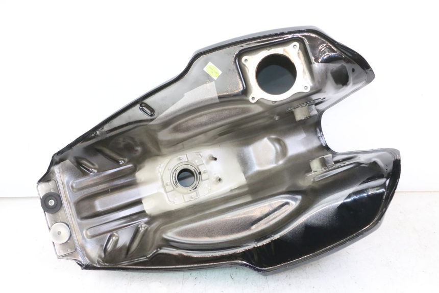 photo de FUEL TANK ROYAL ENFIELD SCRAM 411 (2022 - 2024) - Zoom on usage condition