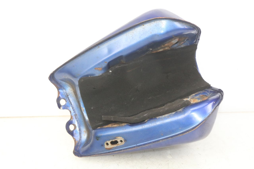 photo de FUEL TANK HYOSUNG RT KARION 125 (2003 - 2007) - Zoom on usage condition