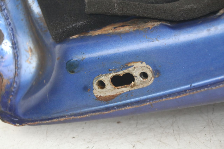 photo de FUEL TANK HYOSUNG RT KARION 125 (2003 - 2007) - Alternative perspective