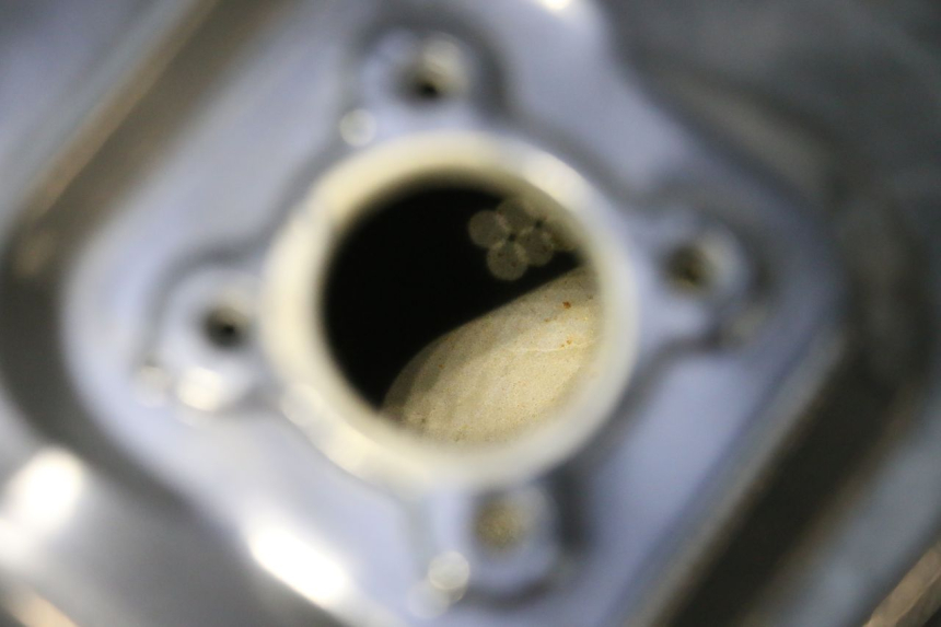 photo de FUEL TANK FYM SCOOTERONE 125 (2006 - 2008) - Zoom on usage condition